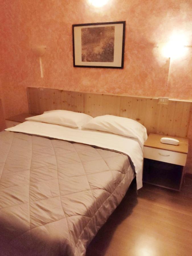 Hotel Ariosto Centro Storico Reggio Emilia Dış mekan fotoğraf